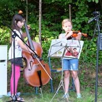 Freiluftkonzert 14_07_20 Kontrabass und Geige